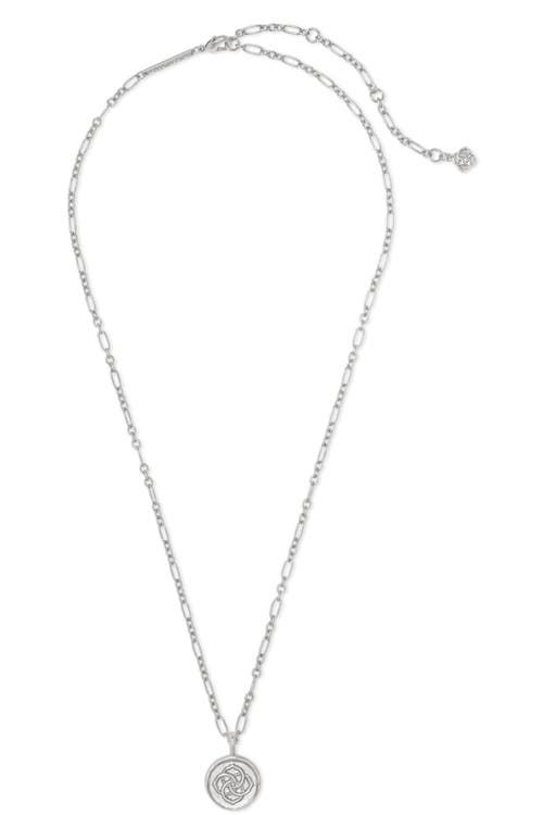 15 Stylish Pendant Necklaces for Women