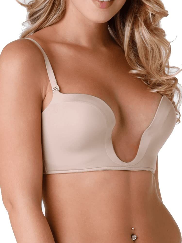 Ashley Graham rocks the exposed plunging bra trend