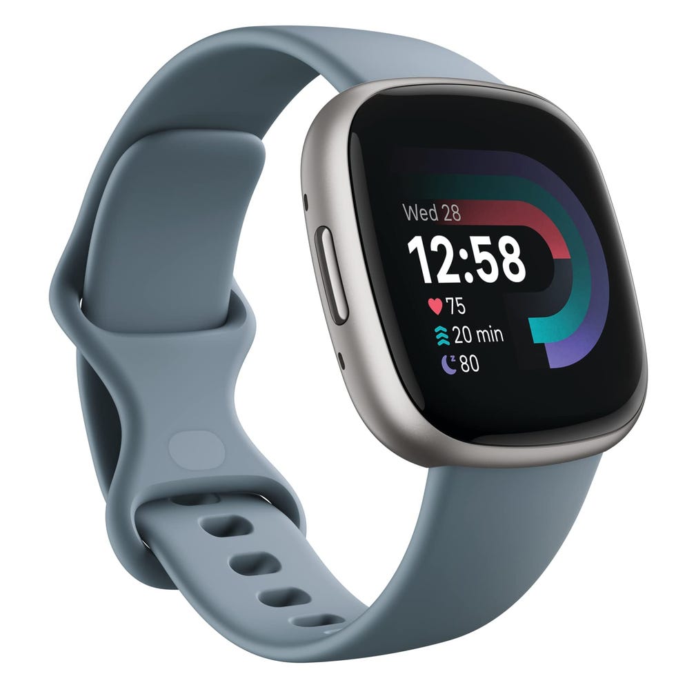 Versa 4 Fitness Tracker