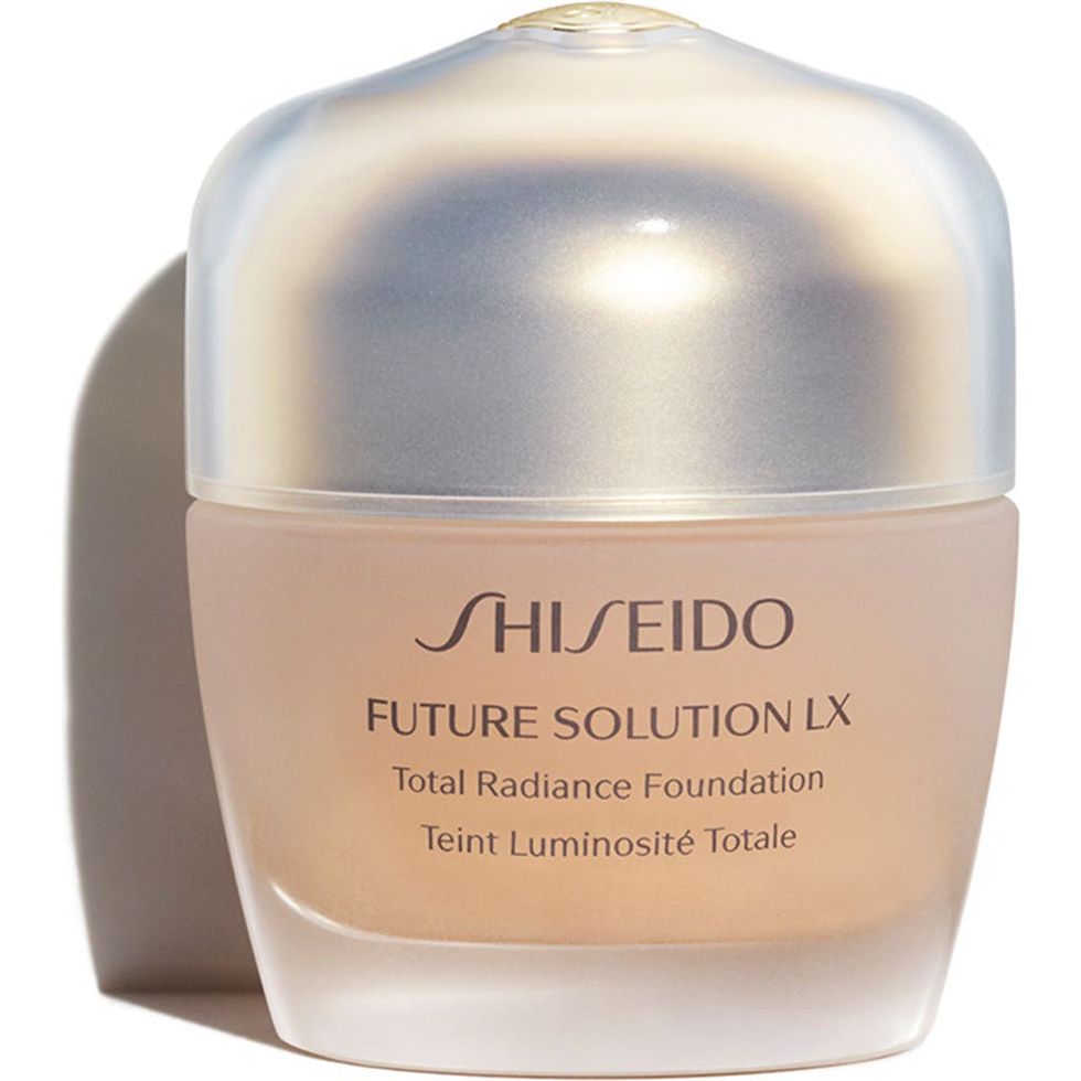 Future Solution LX Total Radiance Foundation 