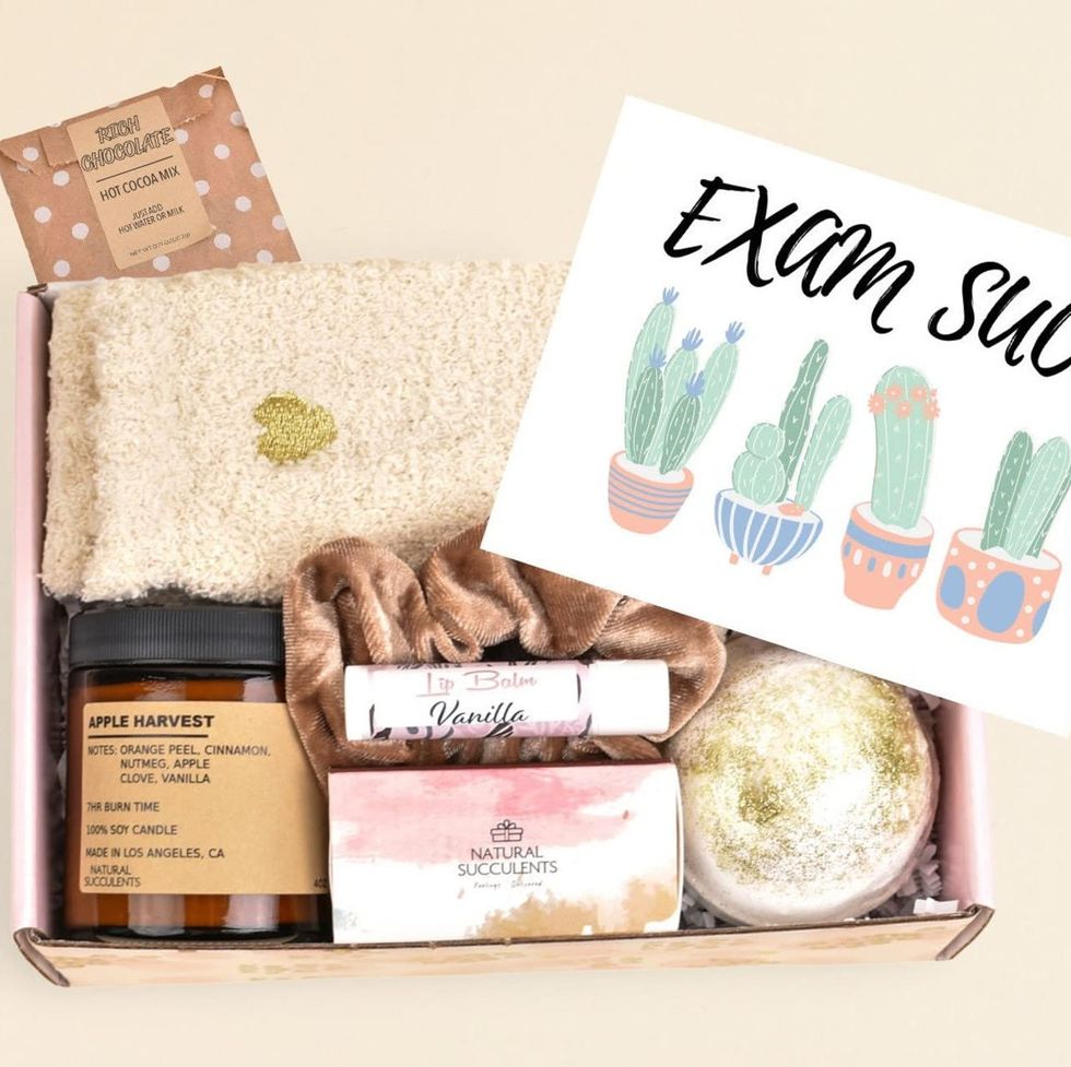 11 Brilliant Things to Put in College Care Packages