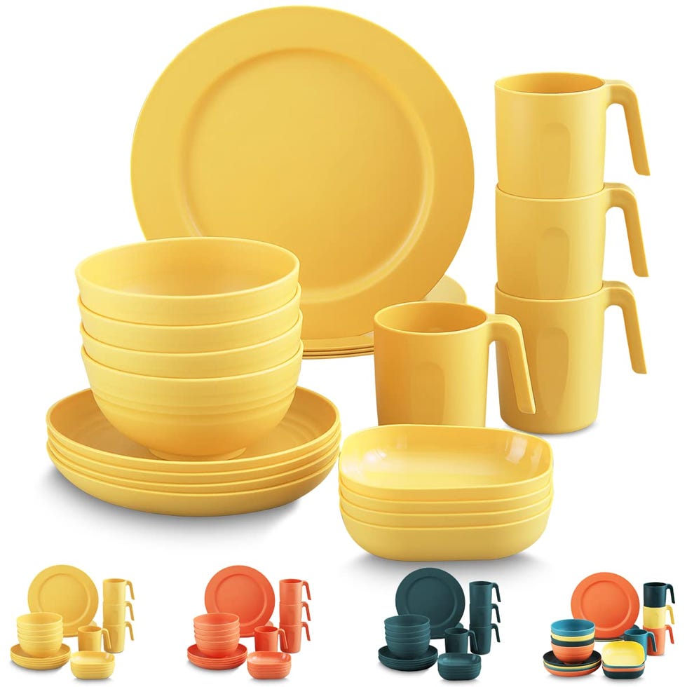 Plastic Dinnerware Set