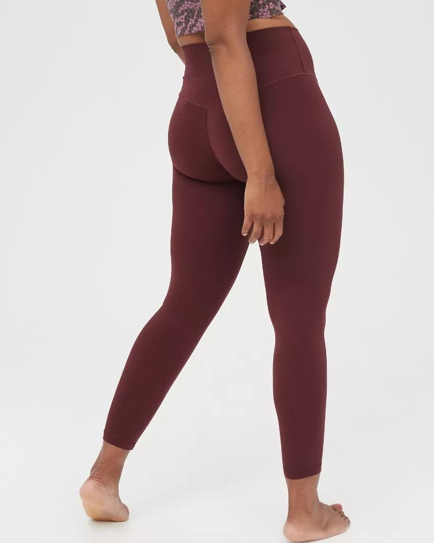 These Aerie lookalike yoga pants are on sale for $21