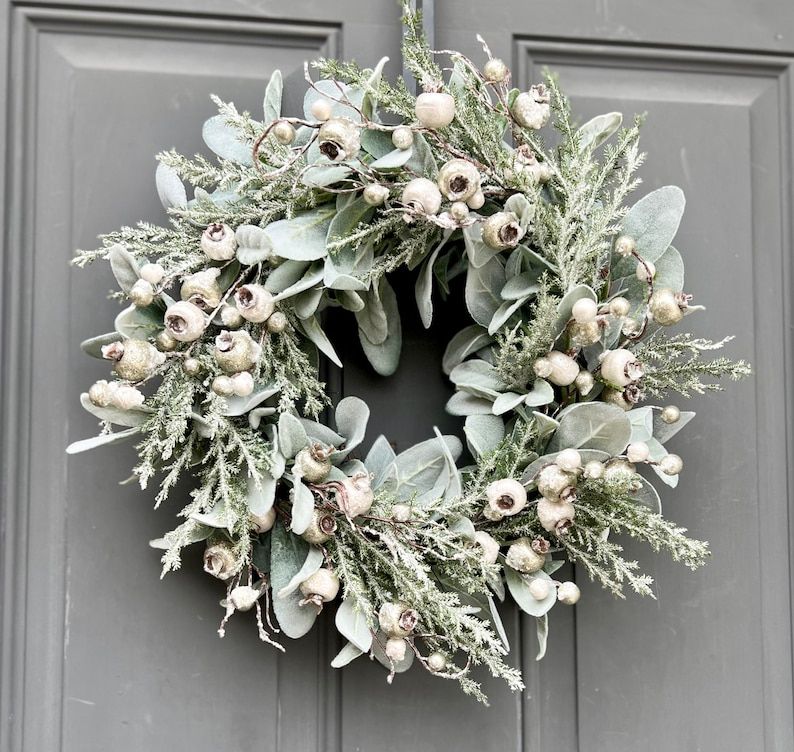 Gorgeous Christmas/winter Wreath outlet