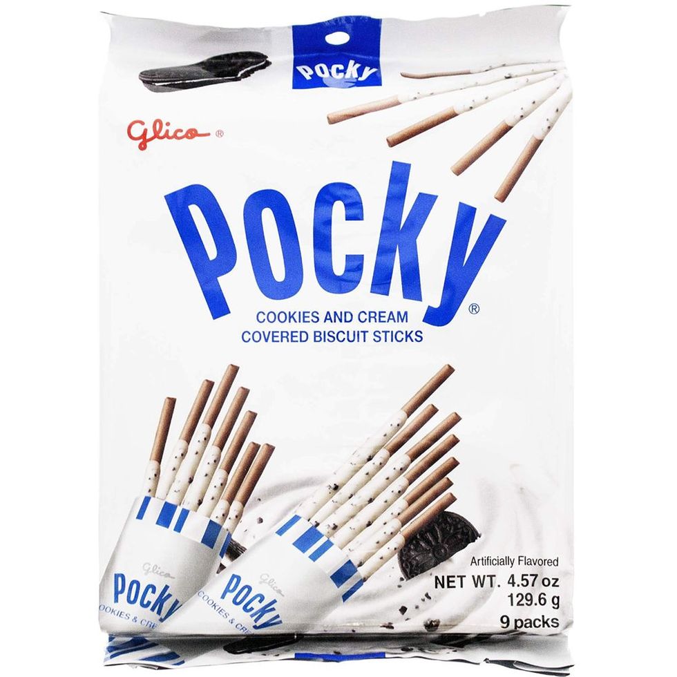 Glico Cookie And Cream Covered Cocoa Biscuit Sticks