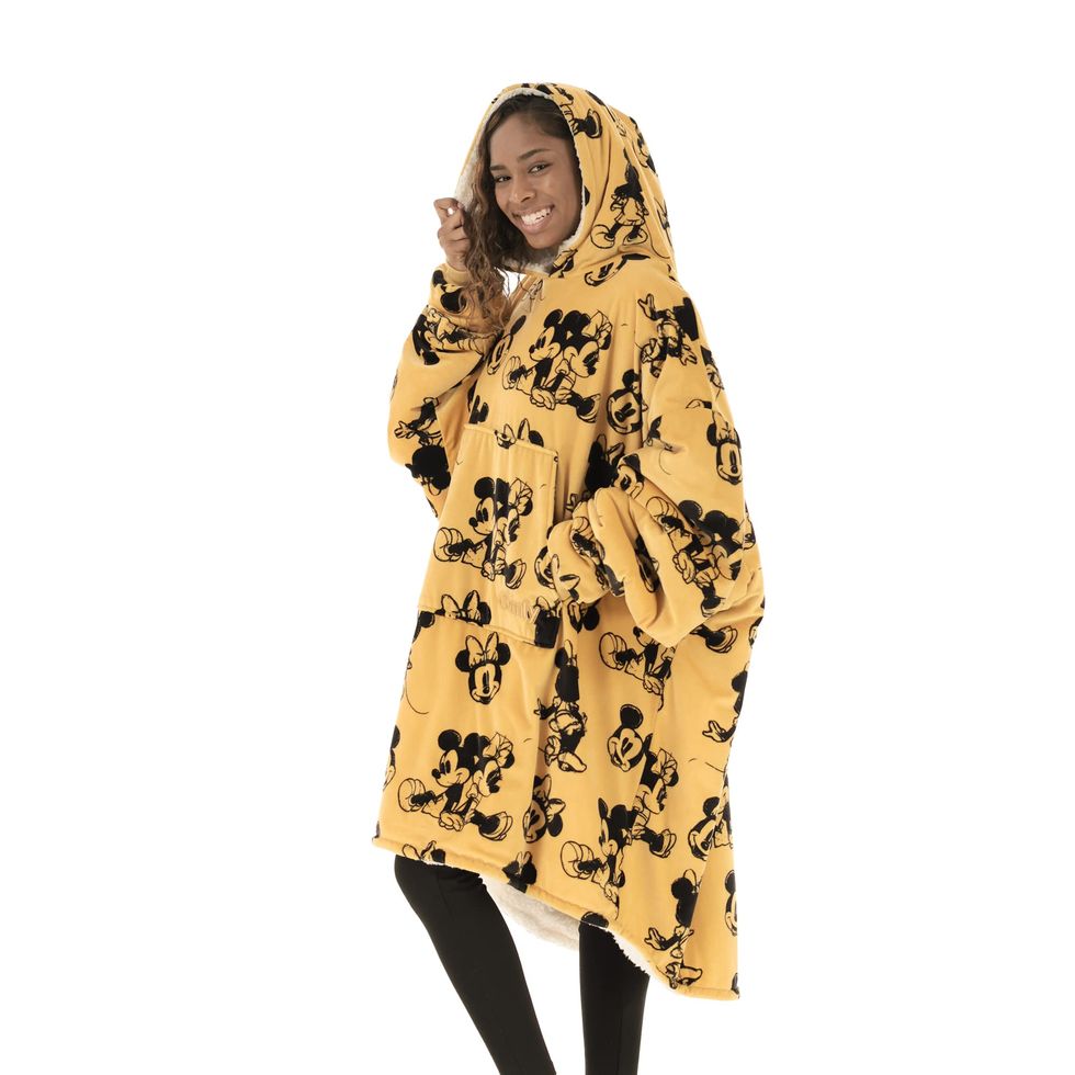 Oversized Microfiber & Sherpa Wearable Blanket