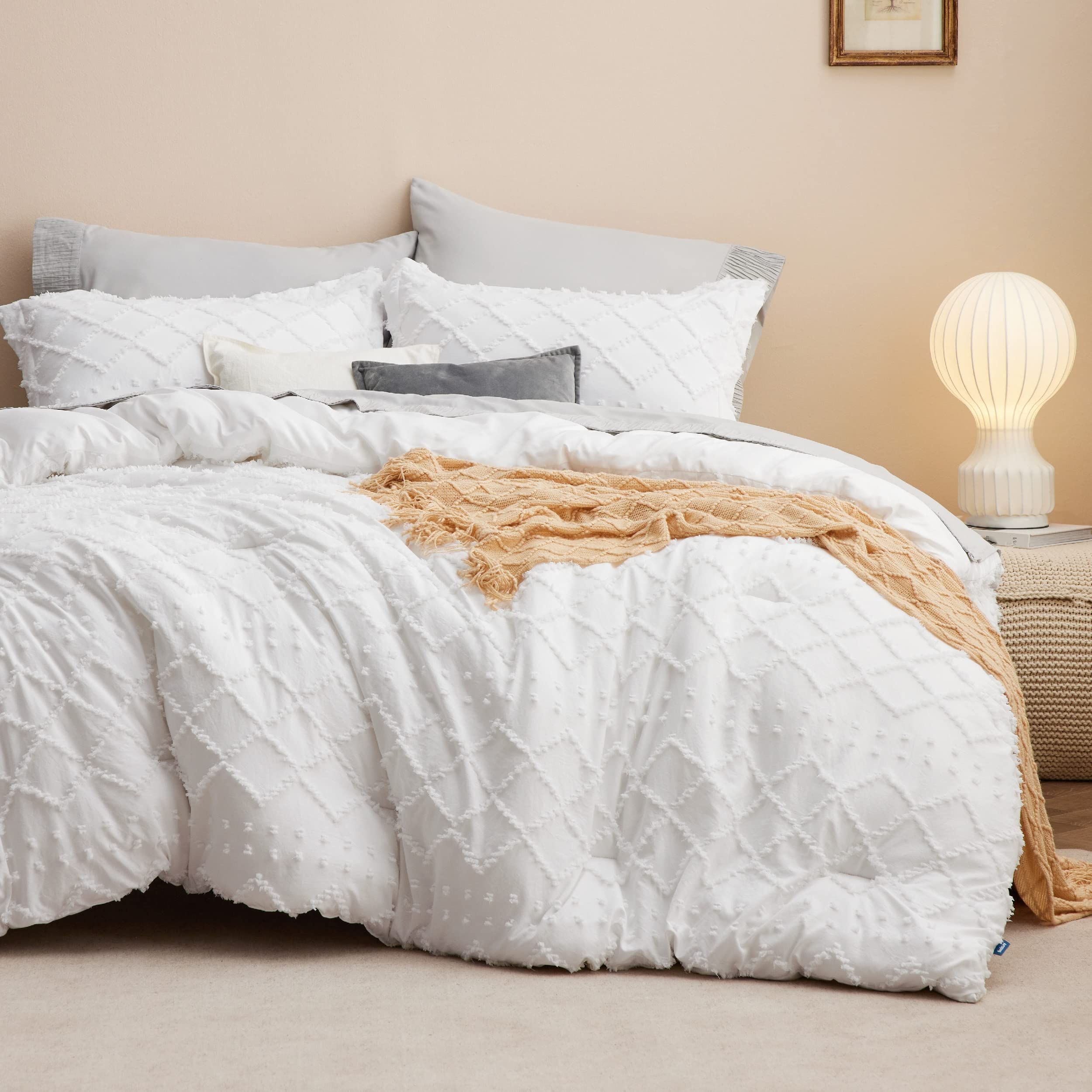 White bedding on sale set queen