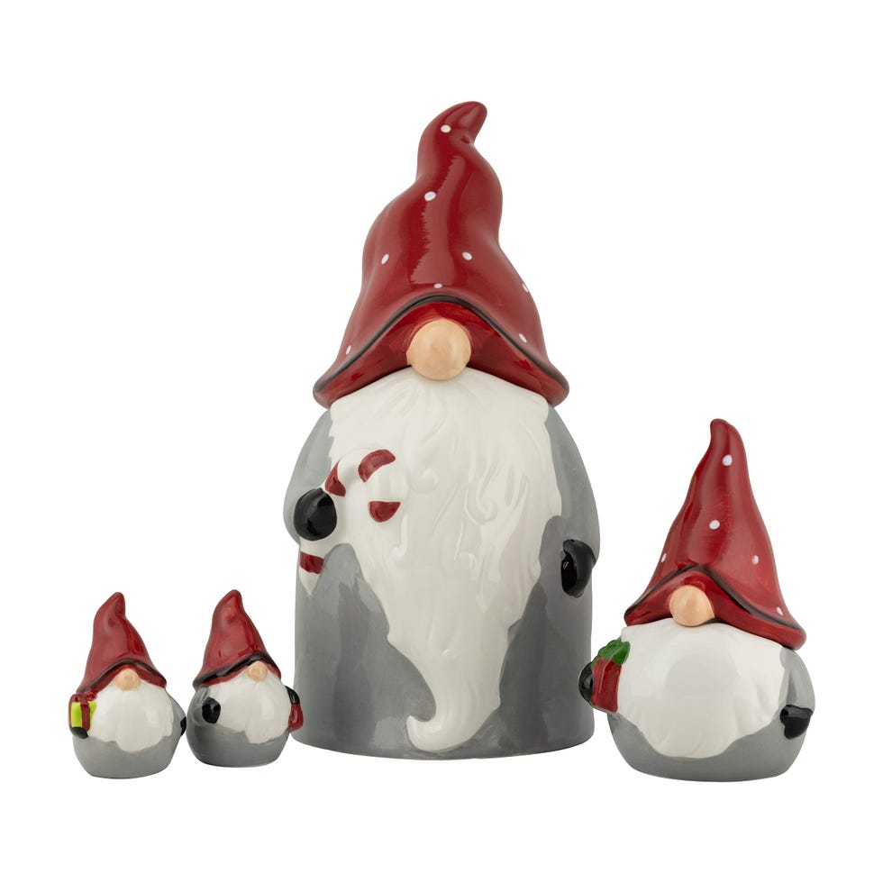 CHRISTMAS HOLIDAY CERAMIC GNOME COOKIE JAR ADORABLE KITCHEN COUNTERTOP DECOR