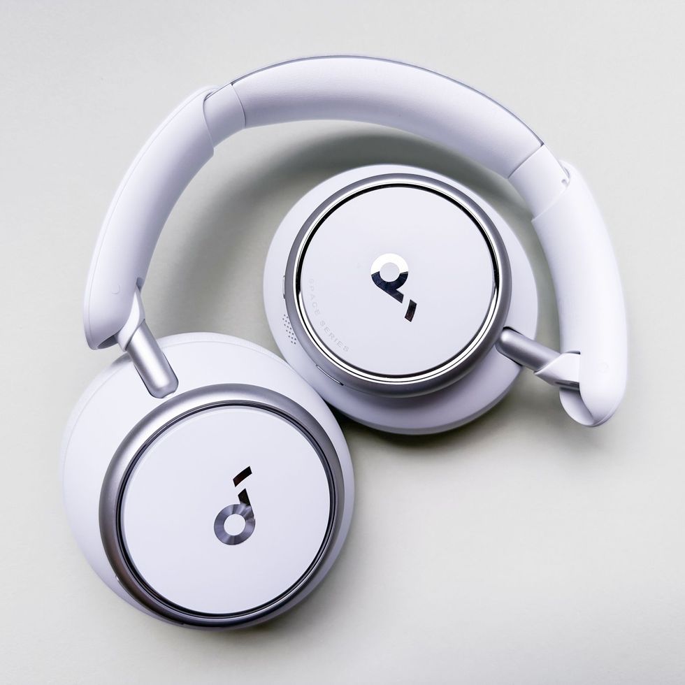 Stunning Wireless Noise Canceling Headphones Under $60 - Features