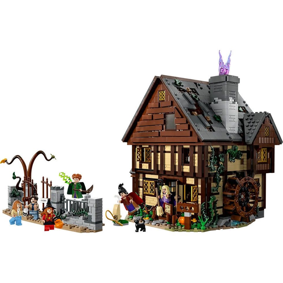 Ideas Disney 'Hocus Pocus': The Sanderson Sisters' Cottage
