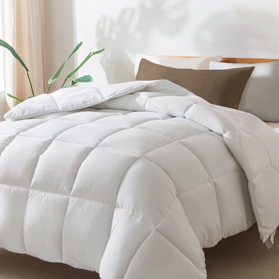 Utopia Bedding All Season Down Alternative Quilted Comforter Queen - Queen Duvet Insert with Corner Tabs - Machine Washable - du