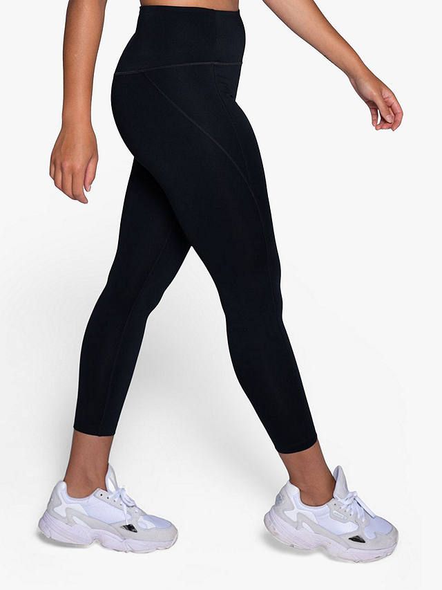 Why do many females choose to wear leggings or tights to work out in,  instead of other workout pants? - Quora