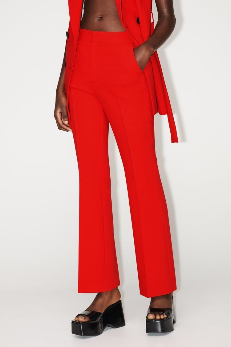 Traje rojo online zara