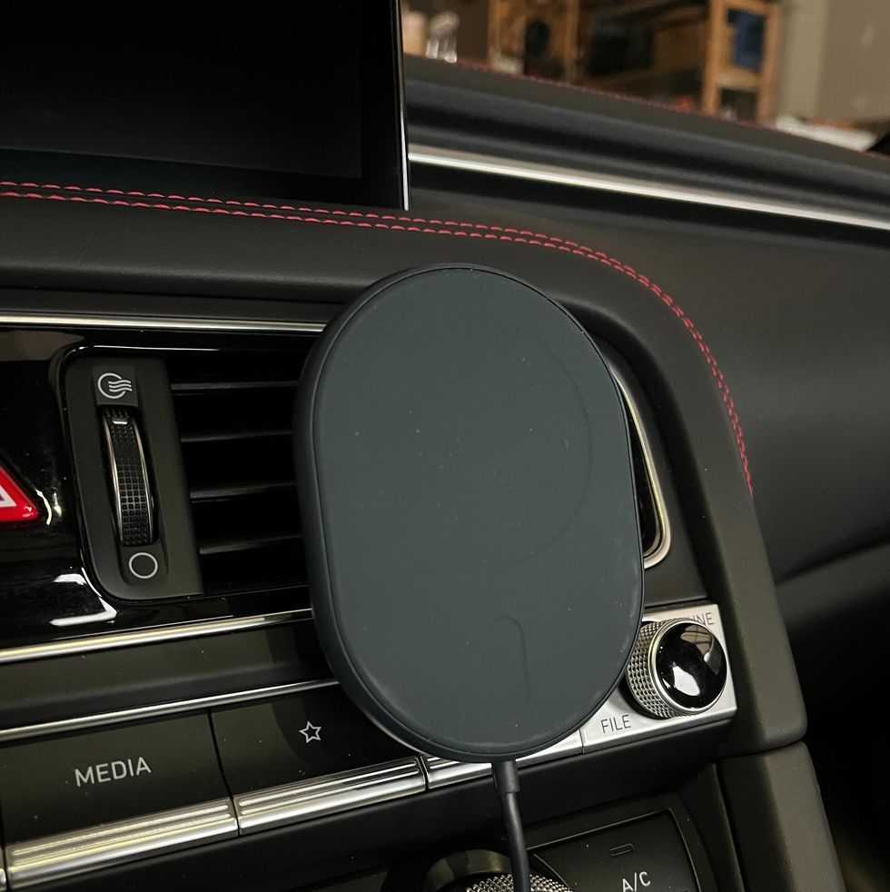 8 Fancy Car Phone Holders That Are Popular And Cost Little Money