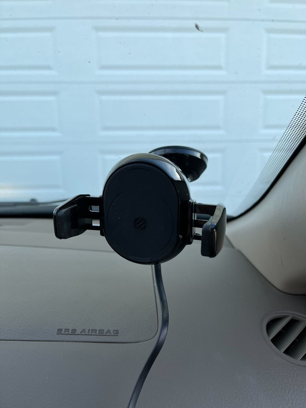 Car window deals phone mount