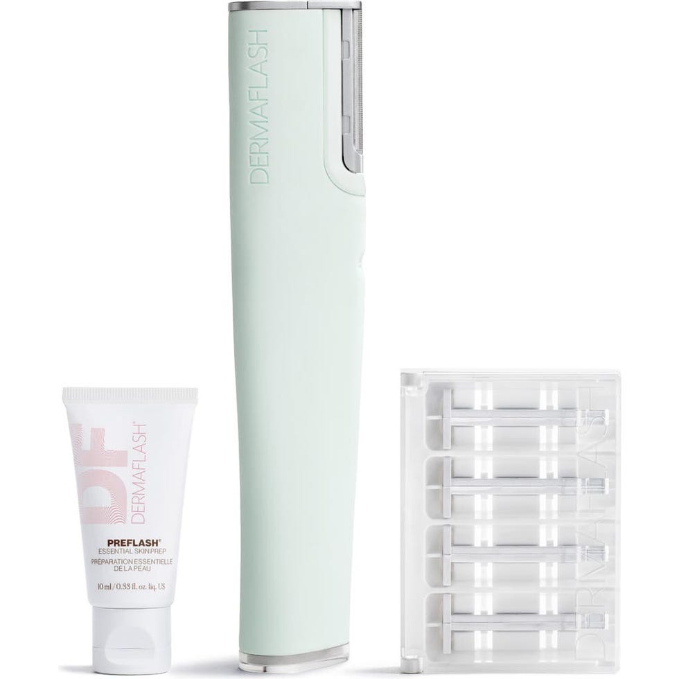 LUXE+ Advanced Sonic Dermaplaning & Peach Fuzz Removal Set LUXE+ Advanced Sonic Dermaplaning & Peach Fuzz Removal Set