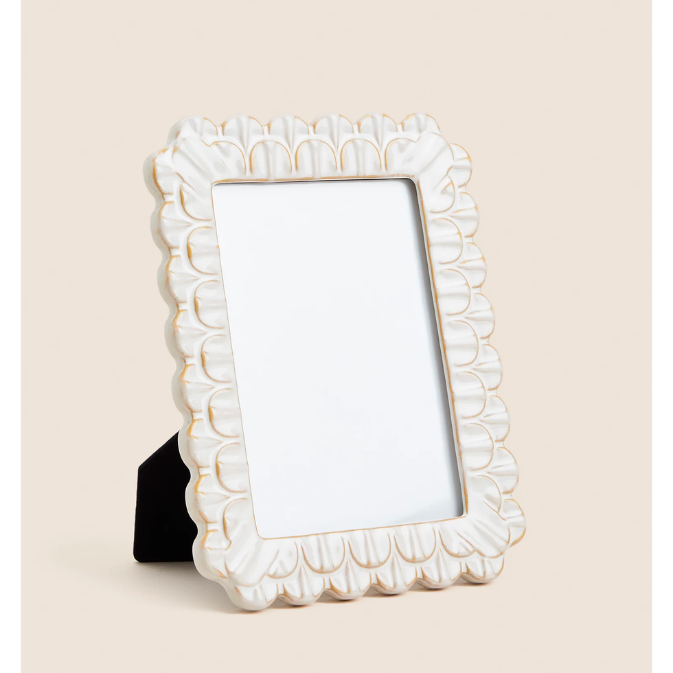 Ceramic Scallop Photo Frame 5x7 inch