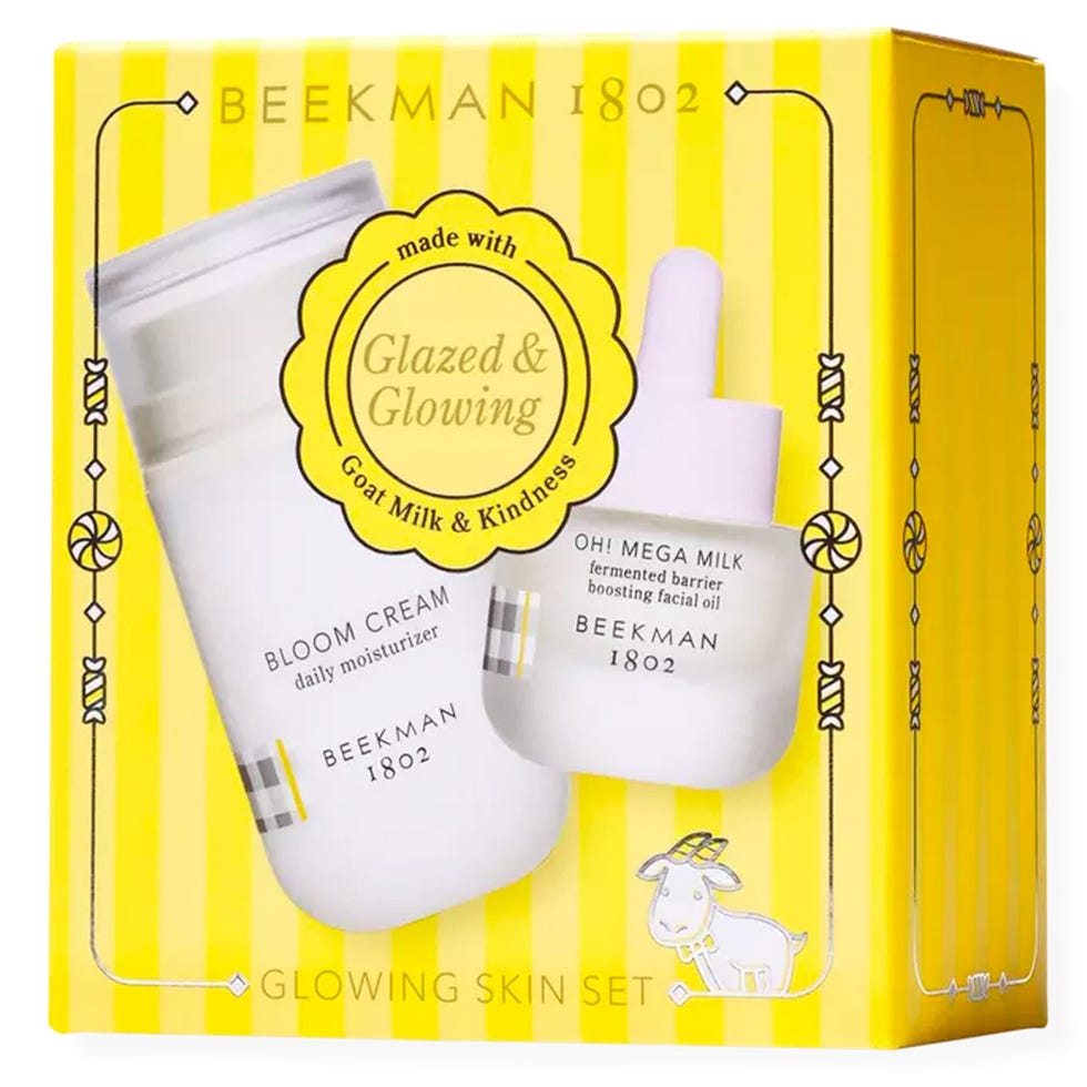 1695664528-glazed-glowing-advanced-hydration-gift-set-6511c95a7dd67 أفضل 25 هدية للعناية بالبشرة لعام 2023 - هدايا لخبراء العناية بالبشرة
