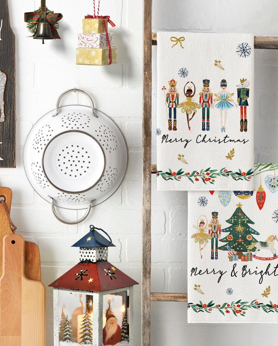 15 Best Christmas Tea Towels - Cute Christmas Kitchen Accessories