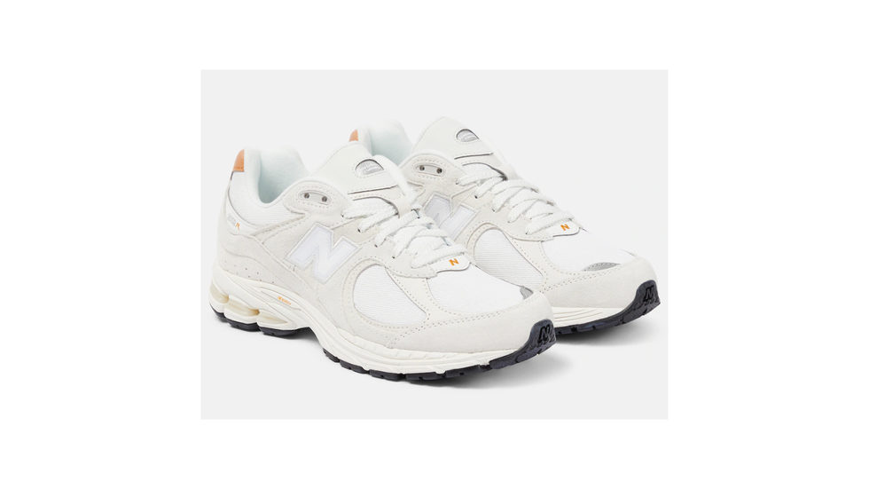 Sneakers stile running in pelle di colore bianco New Balance