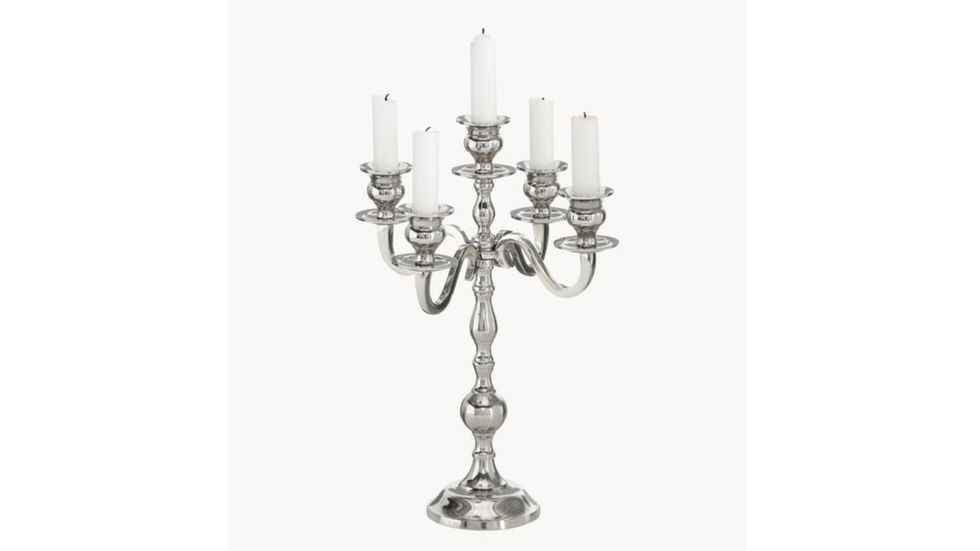 Decorazioni Halloween casa: il candelabro classico argentato Decorazioni Halloween casa: il candelabro classico argentato