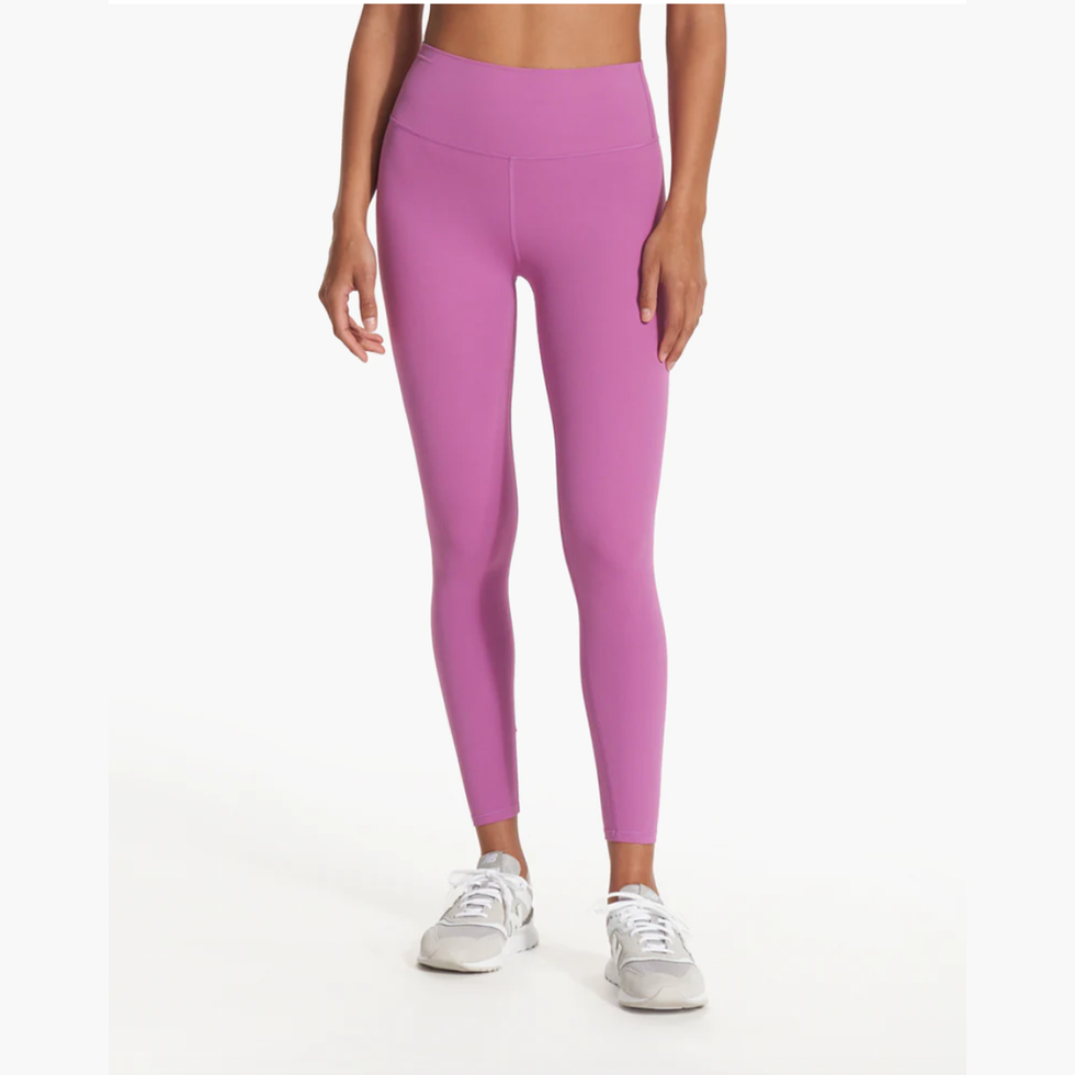 A review of all the leggings I own - Alo Yoga, Nike, Outdoor Voices,  Girlfriend Collective, Lululemon, Uniqlo : r/femalefashionadvice