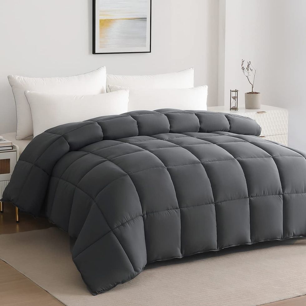 Luxury down alternative comforter