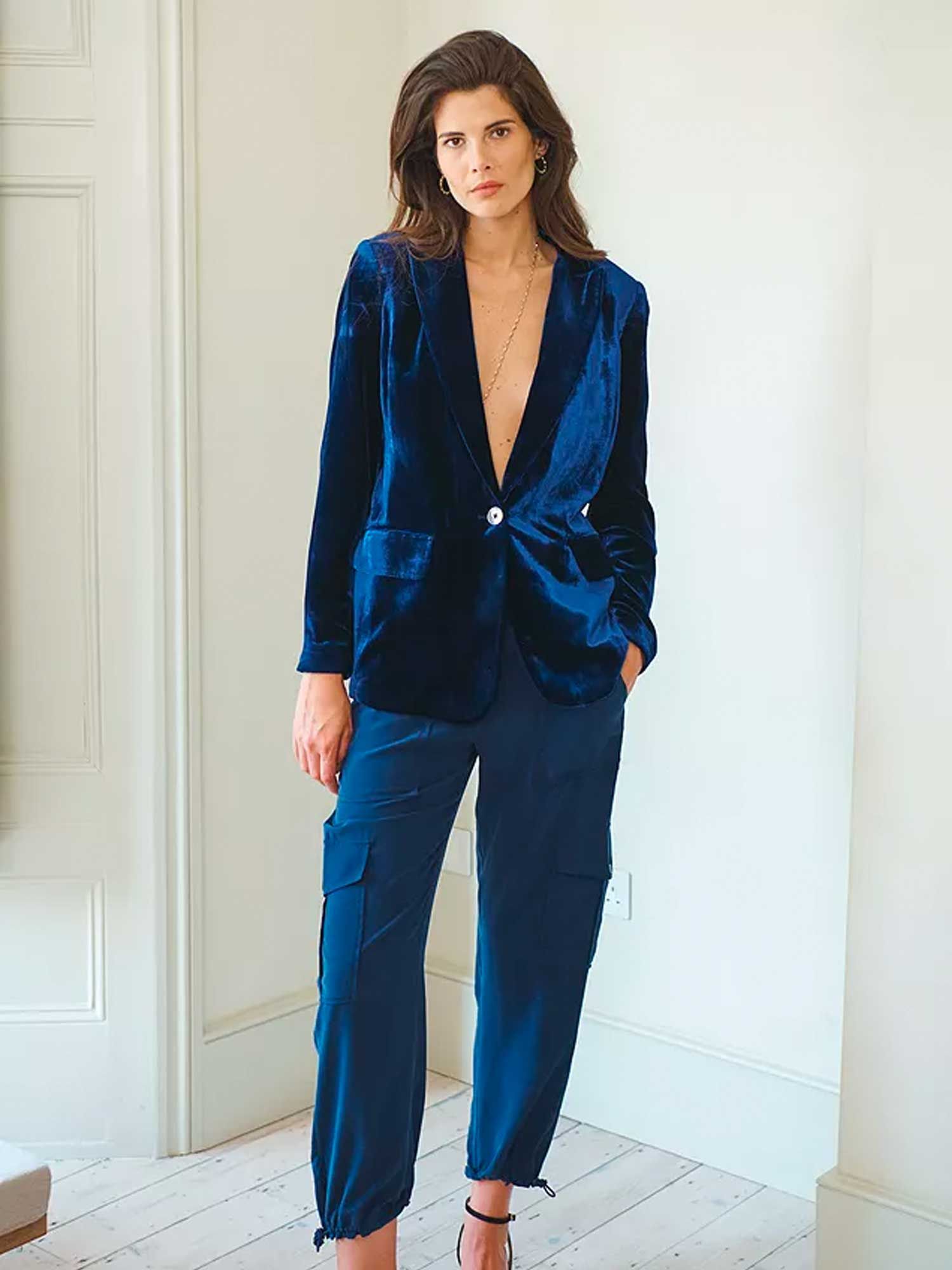 Blue velvet 2024 suit women's