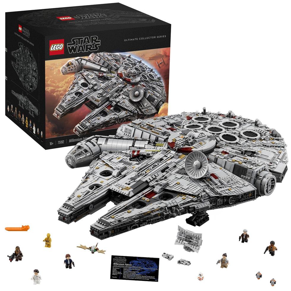 LEGO 75192 Star Wars Millennium Falcon build set (Ultimate Collector Series)