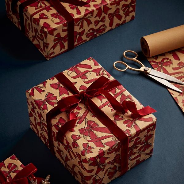 7 Farmhouse Wrapping Papers That Will Look Pretty Under Your Tree