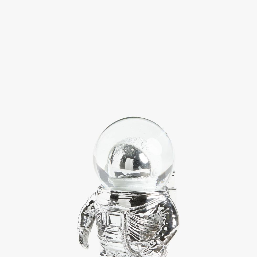 My Chanel Snow Globe ❤️ in 2023  Christmas snow globes, Creative wedding  gifts, Snow globes