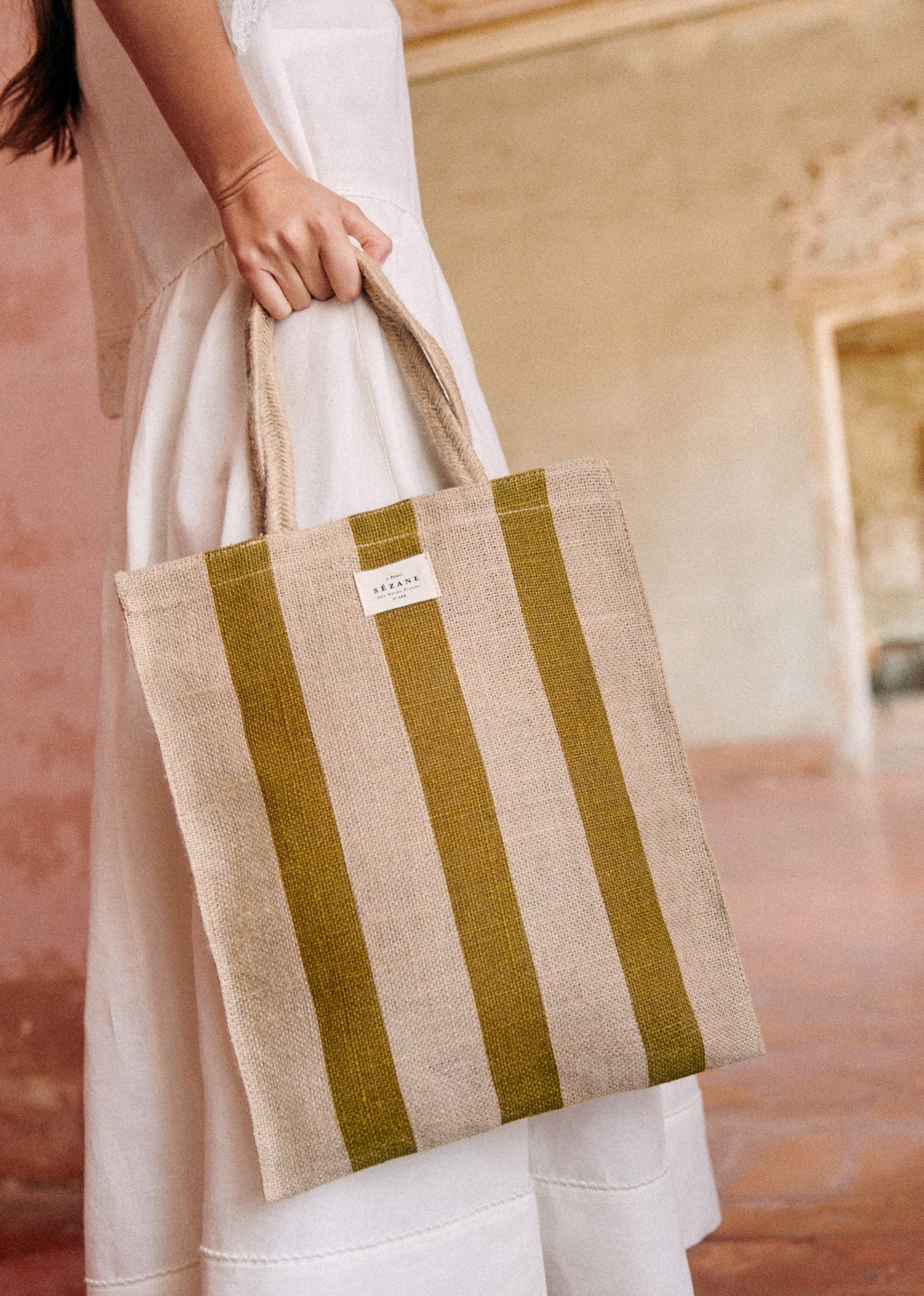 Beautiful jute bag design collection 2020 | Jute bags design, Patchwork bags,  Jute bags