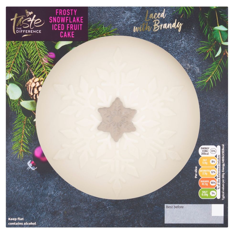 Sainsbury’s Taste the Difference Holly Wreath Iced Fruit Cake 900g