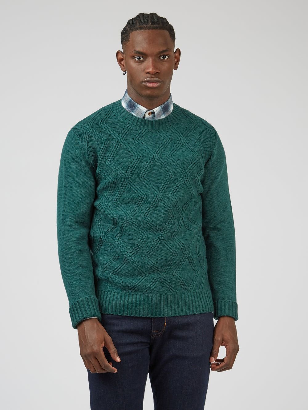 Men's sweater with store built in collar