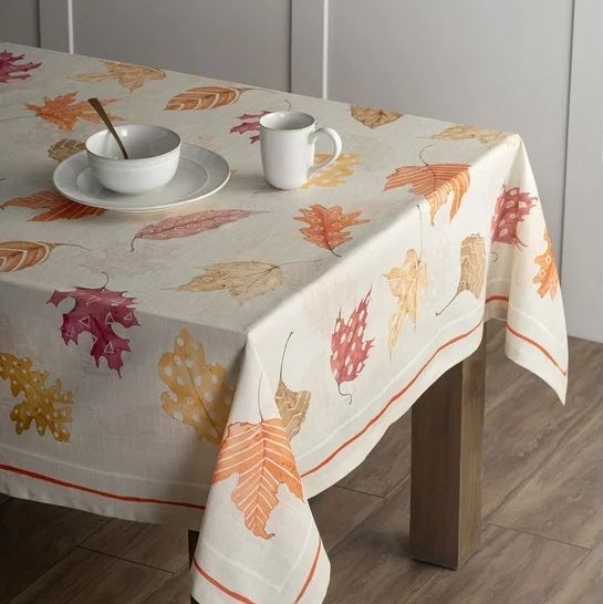 25 Thanksgiving Tablecloths That Make for a Stylish Holiday Feast