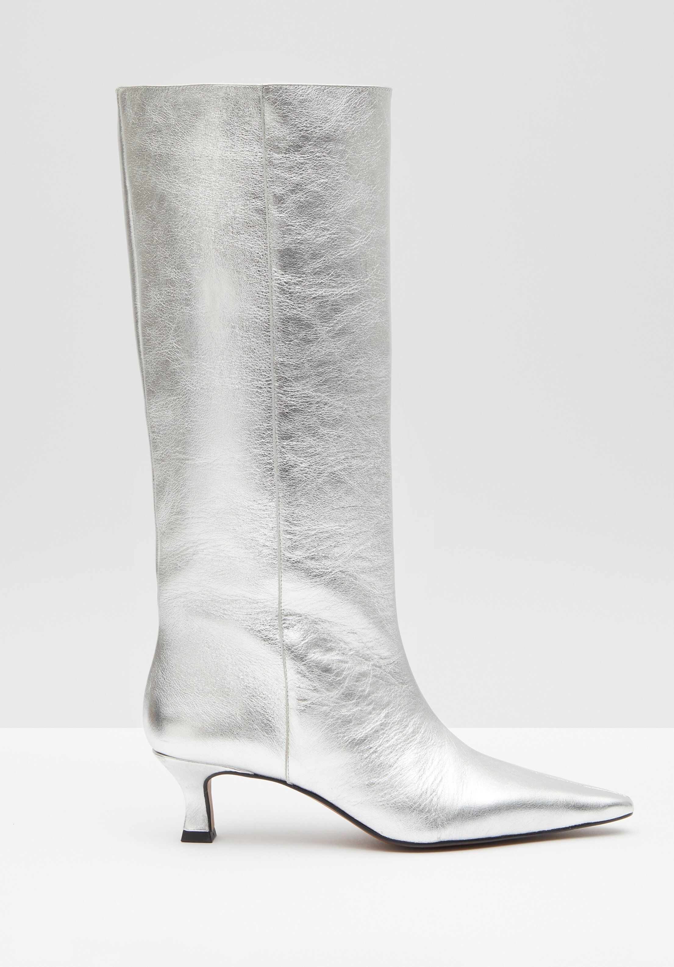 Knee high boots low clearance heel