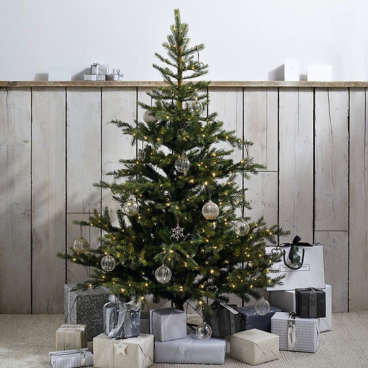 The White Company Pre Lit Grand Spruce Christmas Tree – 6ft