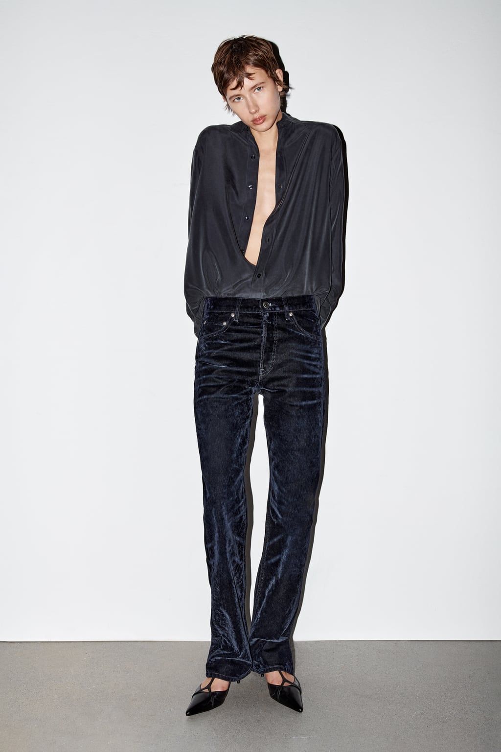 Pantalon terciopelo 2025 negro zara