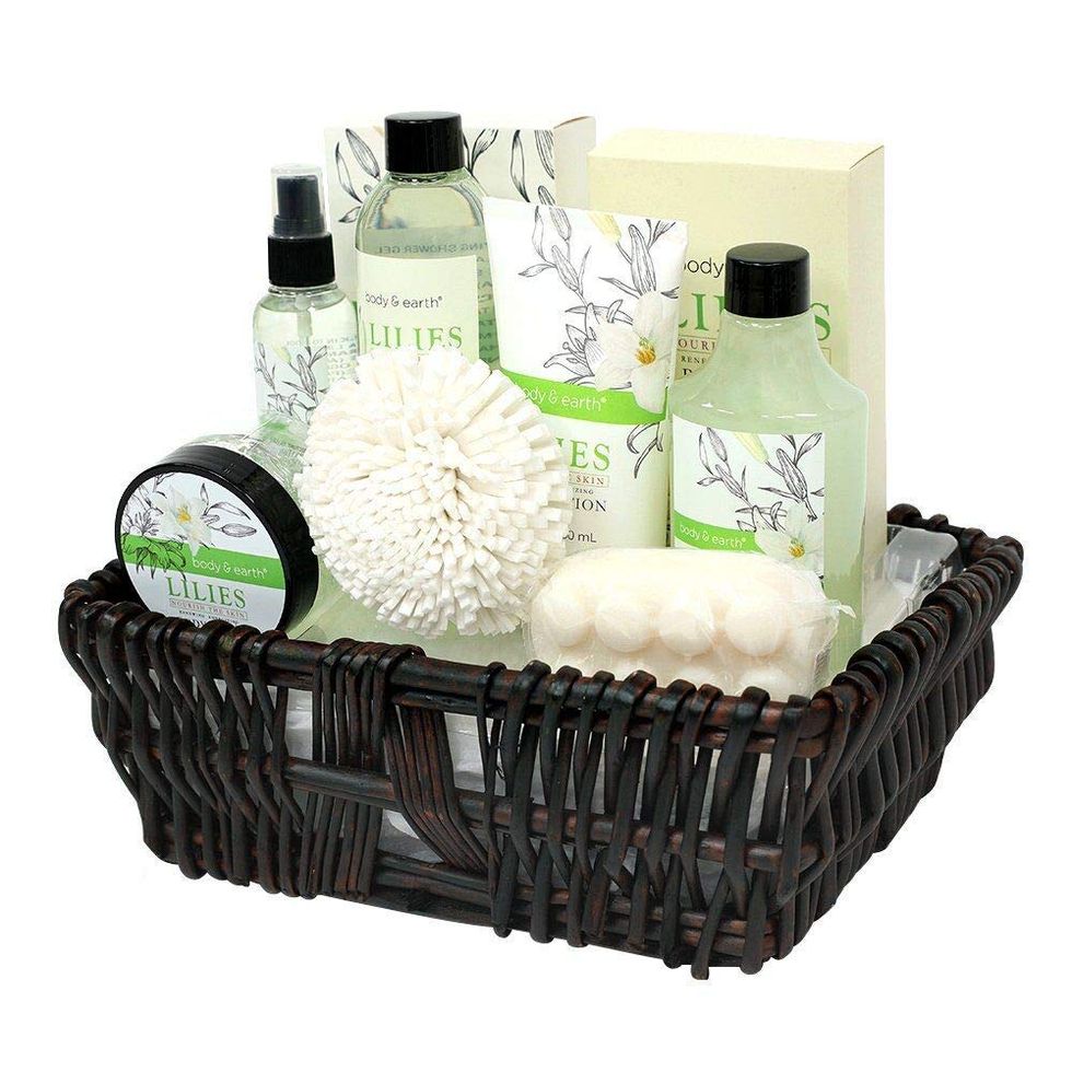 New Mom Gifts for Women - Mom Est. 2023 Spa Gifts Basket for Women