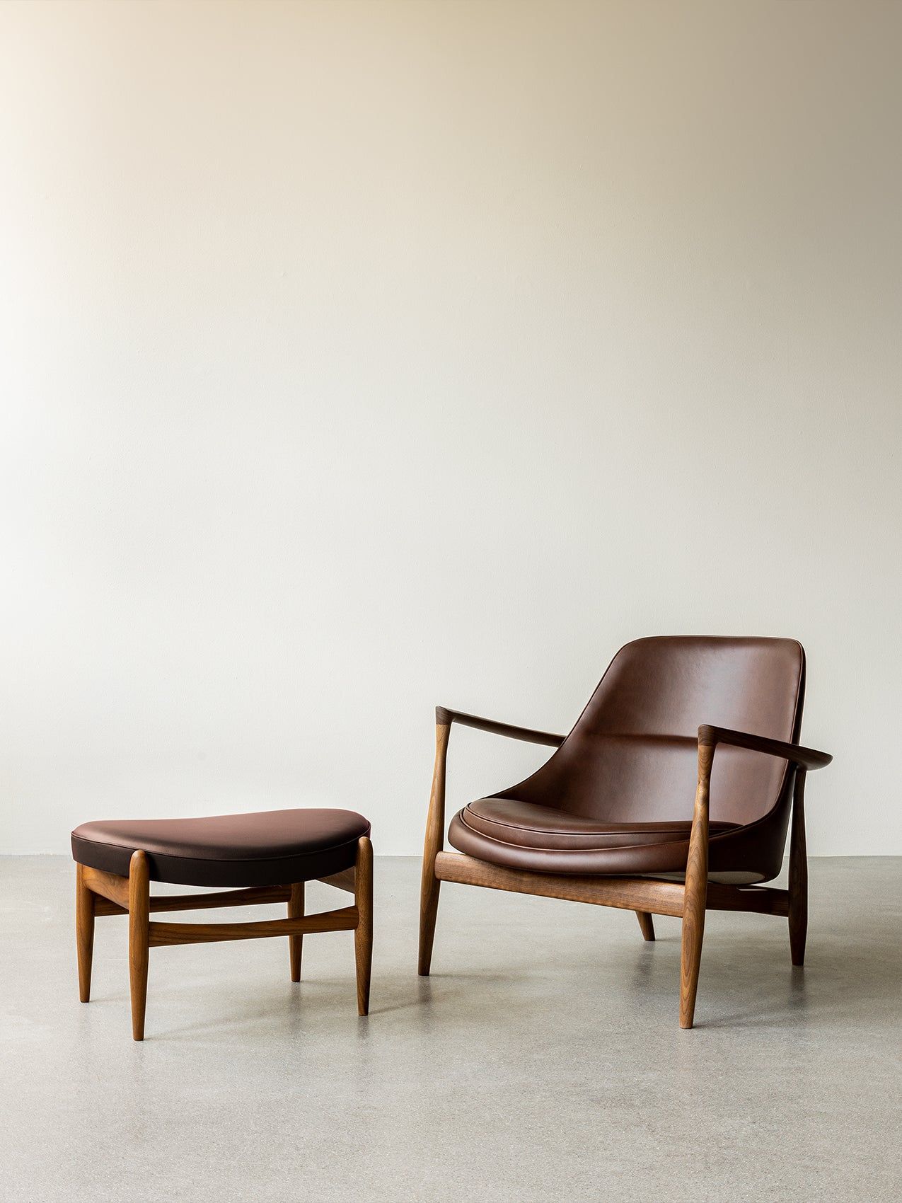 Cozy leather online chair