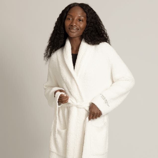 https://hips.hearstapps.com/vader-prod.s3.amazonaws.com/1697728507-limited-edition-oprah-daily-live-your-best-lifet-cozychic-adult-robe-95188.jpg?crop=1xw:1.00xh;center,top&resize=980:*