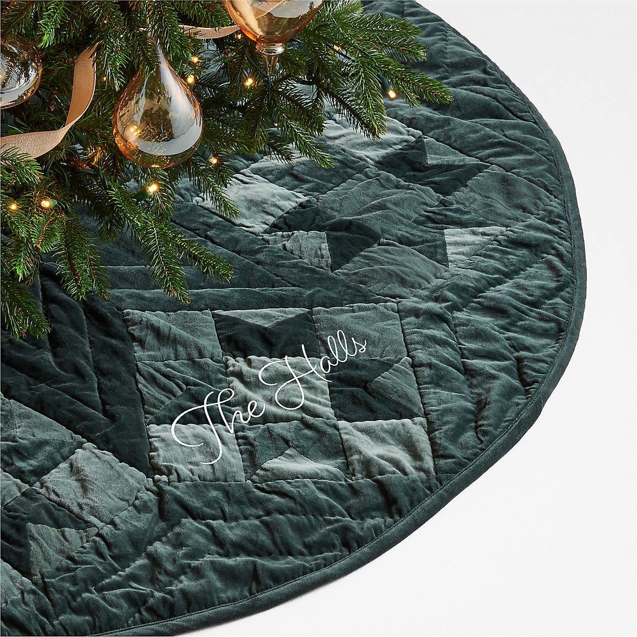 15 Best Christmas Tree Skirts 2023 Top Christmas Tree Skirts   1698092483 Christmas Tree Skirts Green Velvet Heritage Christmas Tree Skirt 6536d59532d63 