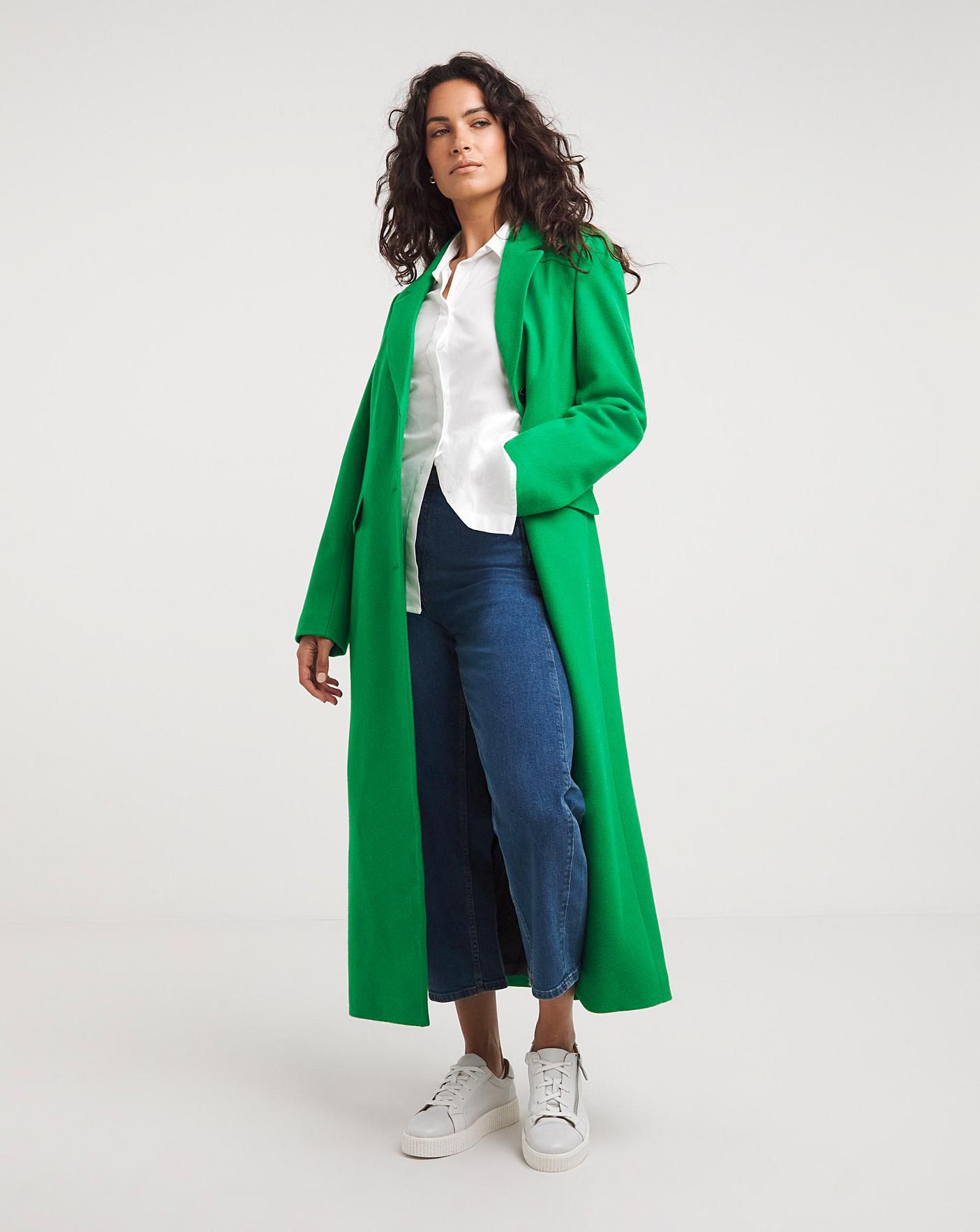 Davina s McCall s striking coat is the perfect statement piece