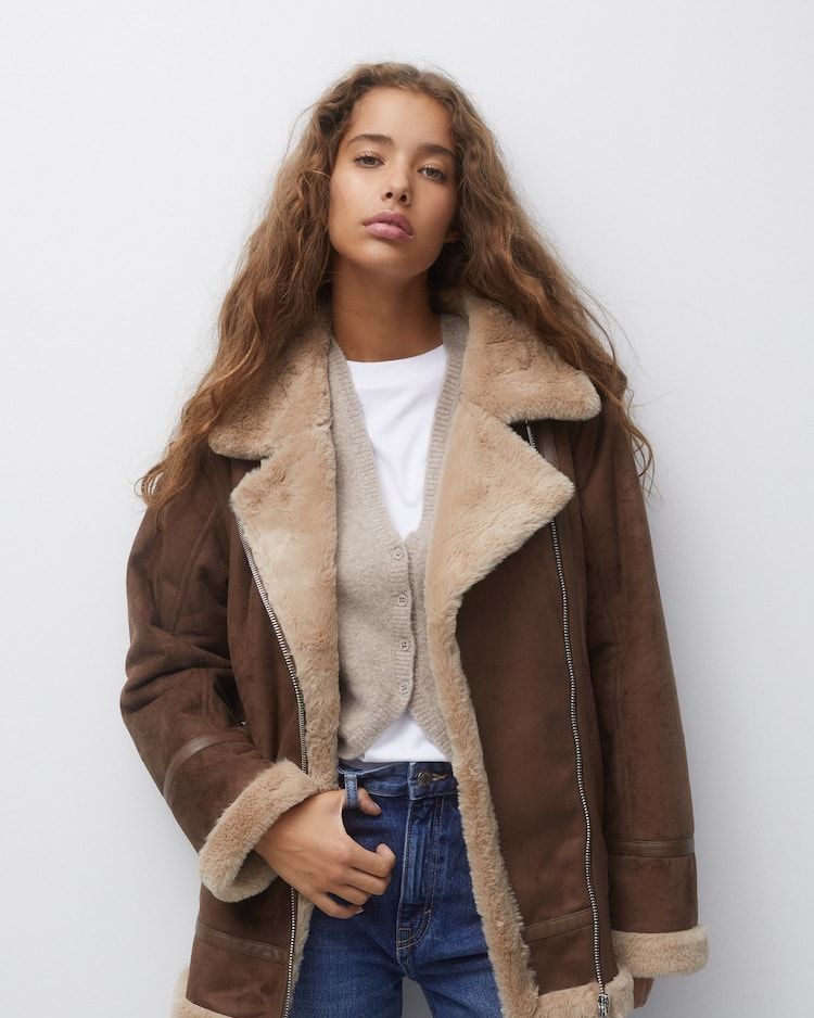 La chaqueta de borreguito de Zara que querrás en tu armario de otoño:  calentita, elegante y en tendencia