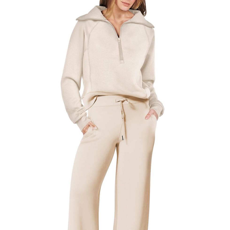 Comment LINK,  wide leg lounge pants look so flattering on
