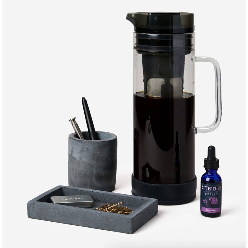 Cold Brew Coffee Gift Set for Coffee Lovers - Coffee Set including Cold  Brew Coffee Maker / Iced Coffee Pitcher and Ground Coffee - Christmas Gift