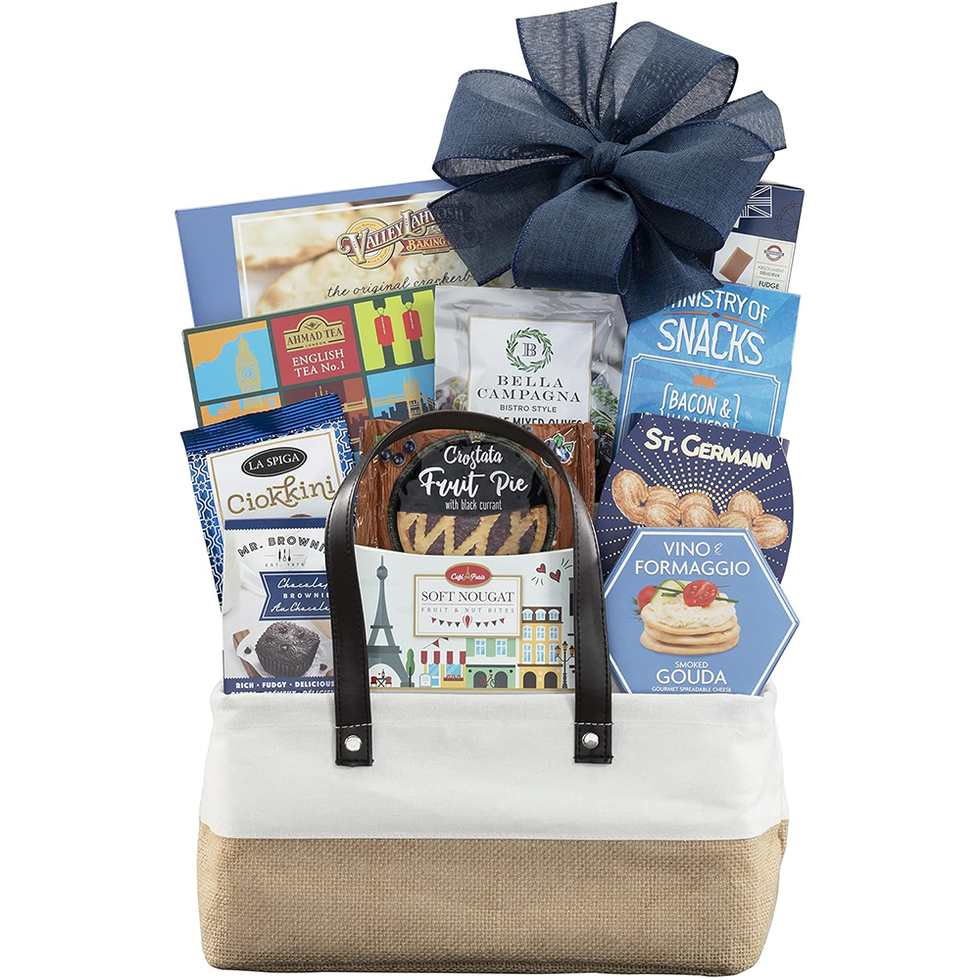 The Connoisseur Gourmet Gift Basket 