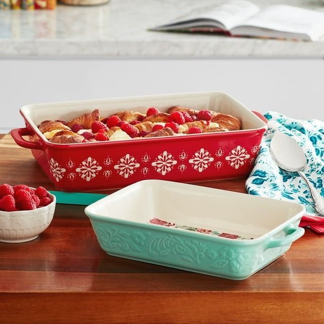 The Pioneer Woman Just Dropped a Limited Edition Holiday Collection That  Includes Cookware, Decor & More