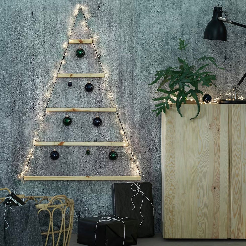Estos Son Los Adornos De Navidad Más Hermosos Que Conseguirás En Ikea 2 1. Árbol De Navidad De Pared