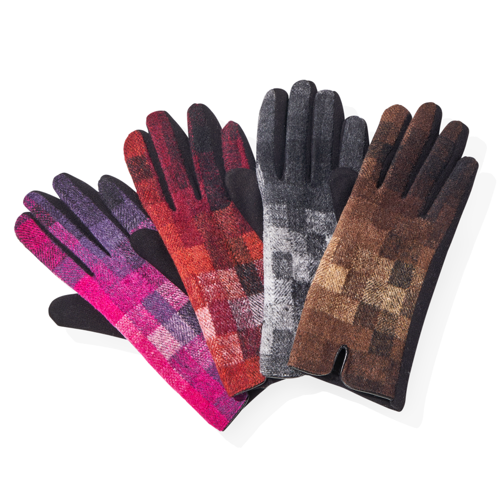 10 Best Touchscreen Gloves for Women This Winter 2024